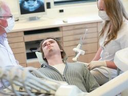 Talking dental with patient. Stock Footage