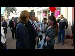 Gordon Brown campaigning in Fife News Clip