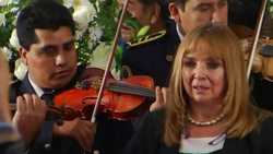 Mariachis and singers hold vigil for legendary singer who died Sunday Instructional Video