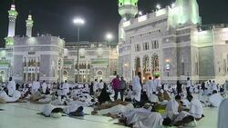 VOICED : La Meca espera a sus peregrinos News Clip