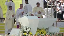 CLEAN : In Sarajevo Pope Francis slams global atmosphere of war News Clip