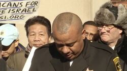A hundred people, mostly civilians, gathered on the steps of Queens Borough Hall to show support for the NYPD. (Jan. 13) News Clip