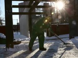 Frigid Temperatures And Snow Hamper NYC Morning Commute Stock Footage