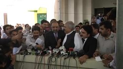 Pakistani PM agrees to court demand in graft case, Interior Minister comment News Clip