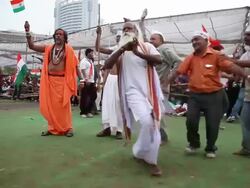 MS People dancing in Anna Hazare's indefinite fast at Ramlila Ground AUDIO / Delhi, Delhi, India Stock Footage
