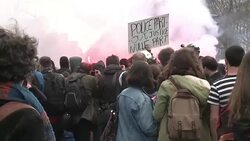 CLEAN : Violent clashes at Paris protests over labour reforms 2 News Clip