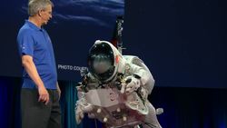 Alan Eustace: I leapt from the stratosphere. Here's how I did it Instructional Video