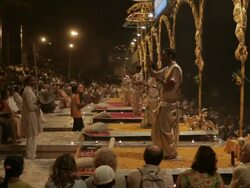 WS Aarti Puja ceremony at Ganges / Varanasi, India Stock Footage