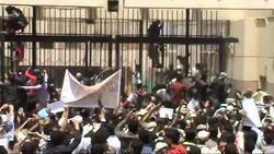 CLEAN: Yemen protesters storm US embassy before being expelled News Clip