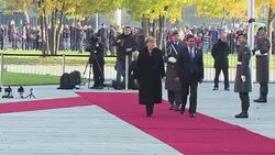 CLEAN : Merkel tries to calm tensions over Austria migrant crossings News Clip