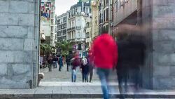 Time lapse of tourists in Gateway of the Citadel (known as 'Puerta de la Ciudadela') in Plaza Independencia, Montevideo downtown, Uruguay Stock Footage