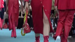 RUNWAY OFF-WHITE FASHION SHOW | FRONT ROW | READY TO WEAR SPRING SUMMER 2017 | PARIS FASHION WEEK Stock Footage