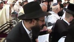 CLEAN: Pilgrims fill Jerusalem for Passover News Clip