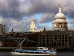 St. Paul's Cathedral, Thames River, London, timlapse - HD Stock Footage