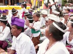 MS People watching performance AUDIO / Bali, Indonesia Stock Footage
