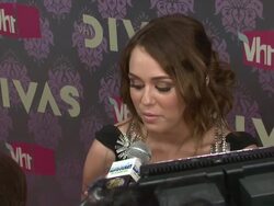 2009 VH1 Divas - Red Carpet Stock Footage