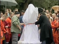 Bosnians erect monument to kung fu legend News Clip