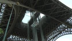 CLEAN : FILE: Eiffel Tower security to be bolstered News Clip