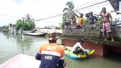 CLEAN : 200,000 flee capital as Sri Lanka flood misery worsens News Clip