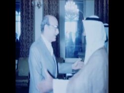 UPITN 25 4 77 EGYPT'S VICE PRESIDENT HOSNI MUBARAK VISITS THE UNITED ARAB EMIRATES News Clip