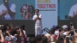 Miranda, Keys Support Separated Parents At Rally News Clip