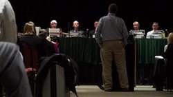 CLEAN : US: Herbicide and matching GMO crops divide mid west farmers News Clip