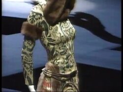 FRANCE: PARIS FASHION WEEK: ALEXANDER MCQUEEN Instructional Video