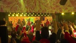 CLEAN : Fans celebrating as Dutch sweep the podium News Clip