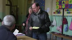 Swiss voters approve tough limits on bosses' pay News Clip