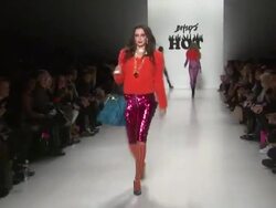 EVENT CAPSULE CLEAN - Betsey Johnson- Fall 2014 Mercedes-Benz Fashion Week Stock Footage