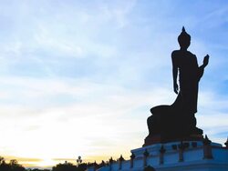 Timelapse-Silhouette of Big Buddha at sunset. Stock Footage