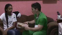 VOICED : Libros tocan puertas en favela de Brasil News Clip