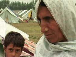 CLEAN: Thousands flee Pakistan fighting News Clip
