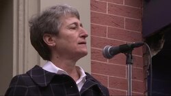 Historians and officials marked the death of President Abraham Lincoln with a wreath laying ceremony and traditional readings outside the steps of Ford's Theatre. (April 15) News Clip