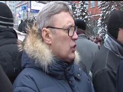 Tens of thousands of demonstrators on Saturday cheered opposition leaders and jeered the Kremlin in the biggest show of outrage yet against Prime Minister Vladimir Putin's 12-year rule. News Clip