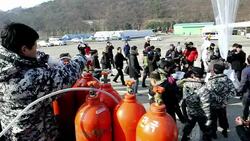 CLEAN : S. Korea activists launch leaflets, USB ke News Clip