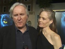 EVENT CAPSULE REPORTER/CHYRON: Avatar Premiere, Los Angeles, CA, United States, 12/16/09 Stock Footage