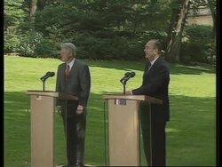 FRANCE: KOSOVO: CLINTON IN FRANCE News Clip