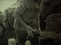 Historic cliff top theatre pulls crowds News Clip