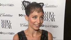 As Hollywood says goodbye to autumn and welcomes winter, celebrities share what they'll miss the most about fall fashion. (Nov. 26) News Clip