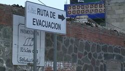 VOICED : El Popocatepetl esta despierto News Clip