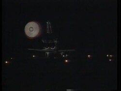 USA: SPACE SHUTTLE DISCOVERY RETURNS TO EARTH News Clip
