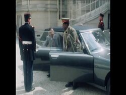 SYND 16 5 77 FRENCH PRESIDENT MEETS PRESIDENT NUMEIRY OF SUDAN, IN PARIS News Clip