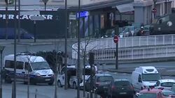 CLEAN: Zoom In, Commandos assault Paris Jewish supermarket News Clip