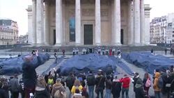 Activists protest at start of Paris climate summit Instructional Video