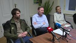 CLEAN : Berlin mourns sudden death of month old polar bear cub News Clip