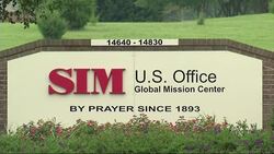 US relief group whose doctor infected welcomes WHO response to crisis News Clip