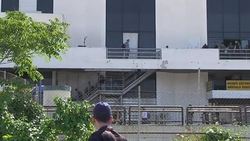 CLEAN : Greek police evacuate Athens migrant camp News Clip