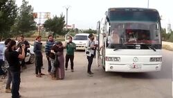 CLEAN : Syria: prisoners released from regime prisons arrive in Rashidin News Clip