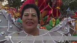 VOICED : Fin de semana de carnaval en Rio de Janeiro y Bolivia News Clip